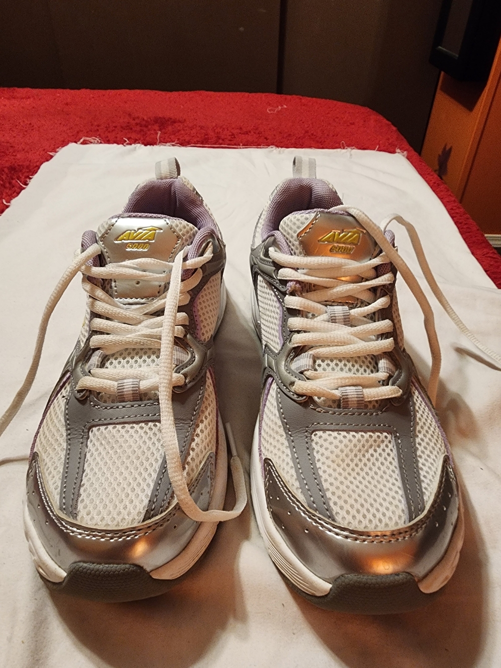 Avia Lavender Mesh Lace-Up Sneakers with Silver Accents size 7